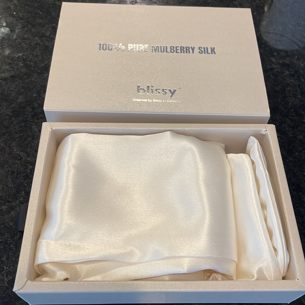 Blissy Silk Pillowcase
